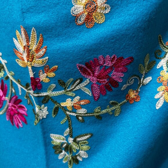 Baby Alpaca Shawl / Wrap in Azure Blue with Multicolor Embroidery – Made in Peru - Picture 8 of 15